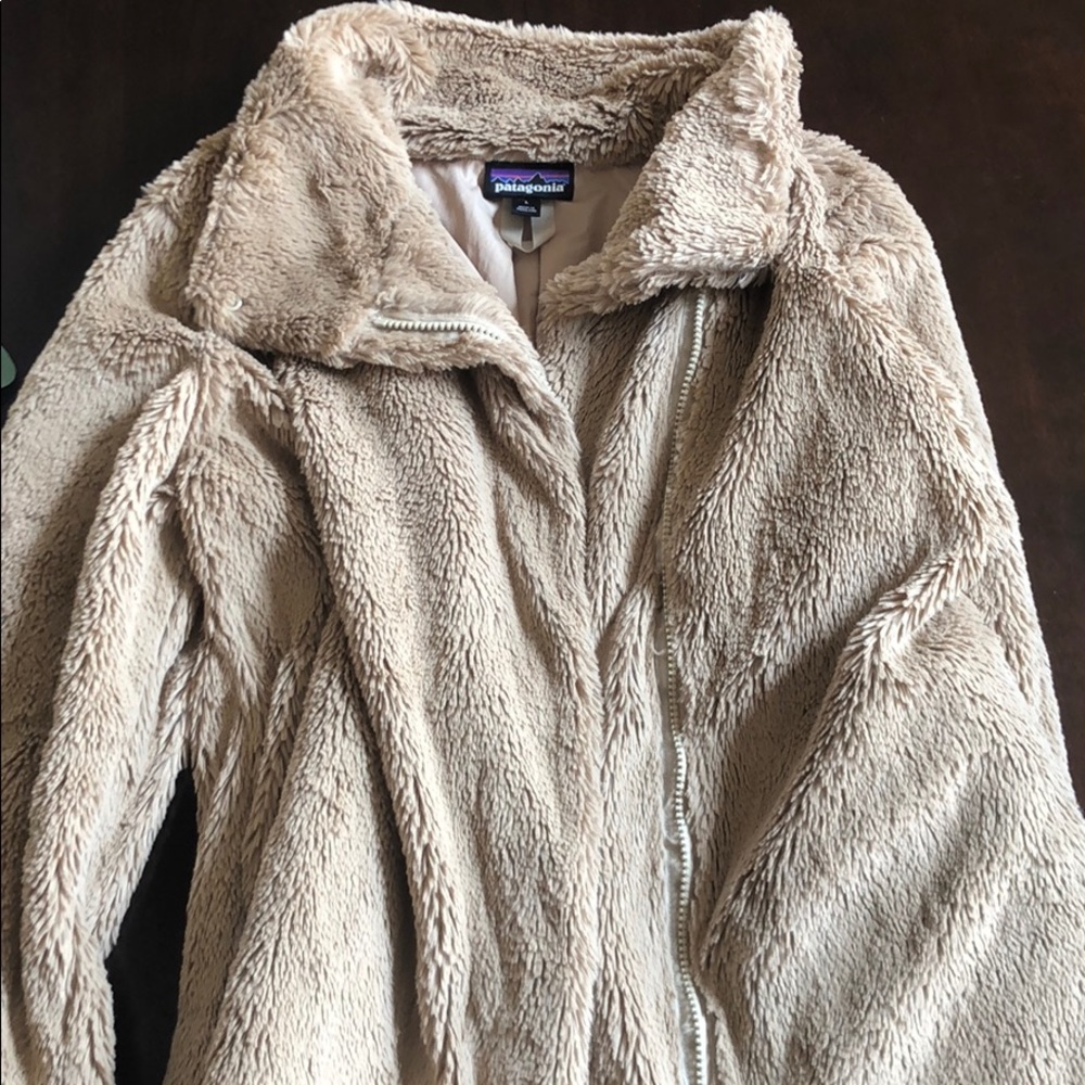 PATAGONIA FUR COAT LIKE NEW